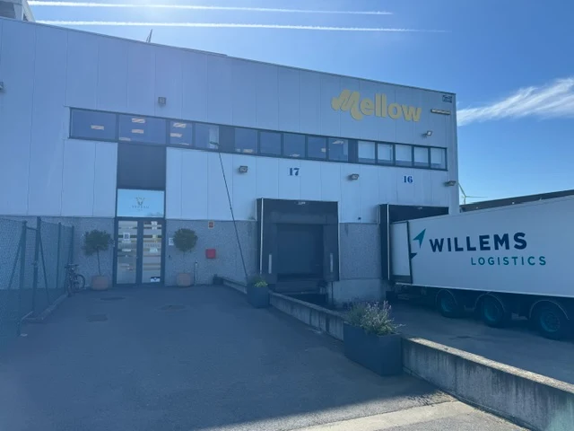 Châssis vitrés extérieurs propres et nets après l'intervention de My Clean Glass à Leuze-en-Hainaut.